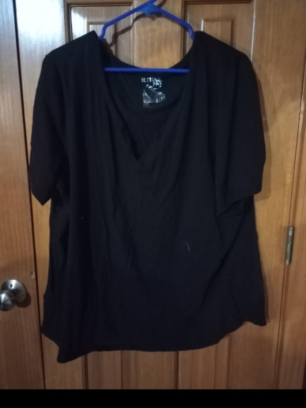 Terra & Sky Black Short Sleeve V-Neck Tee